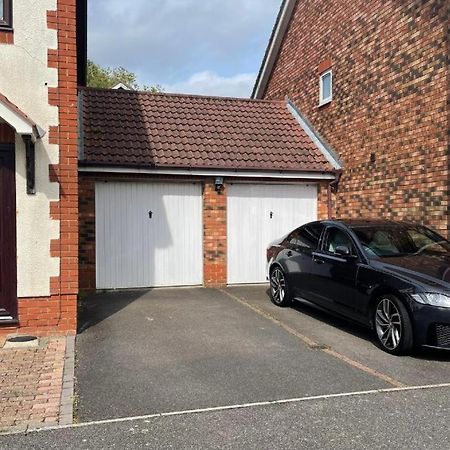 Ashford Holiday Home Smithy Drive Sleeps 5 Free Wifi And Vehicle Parking Kingsnorth Екстериор снимка